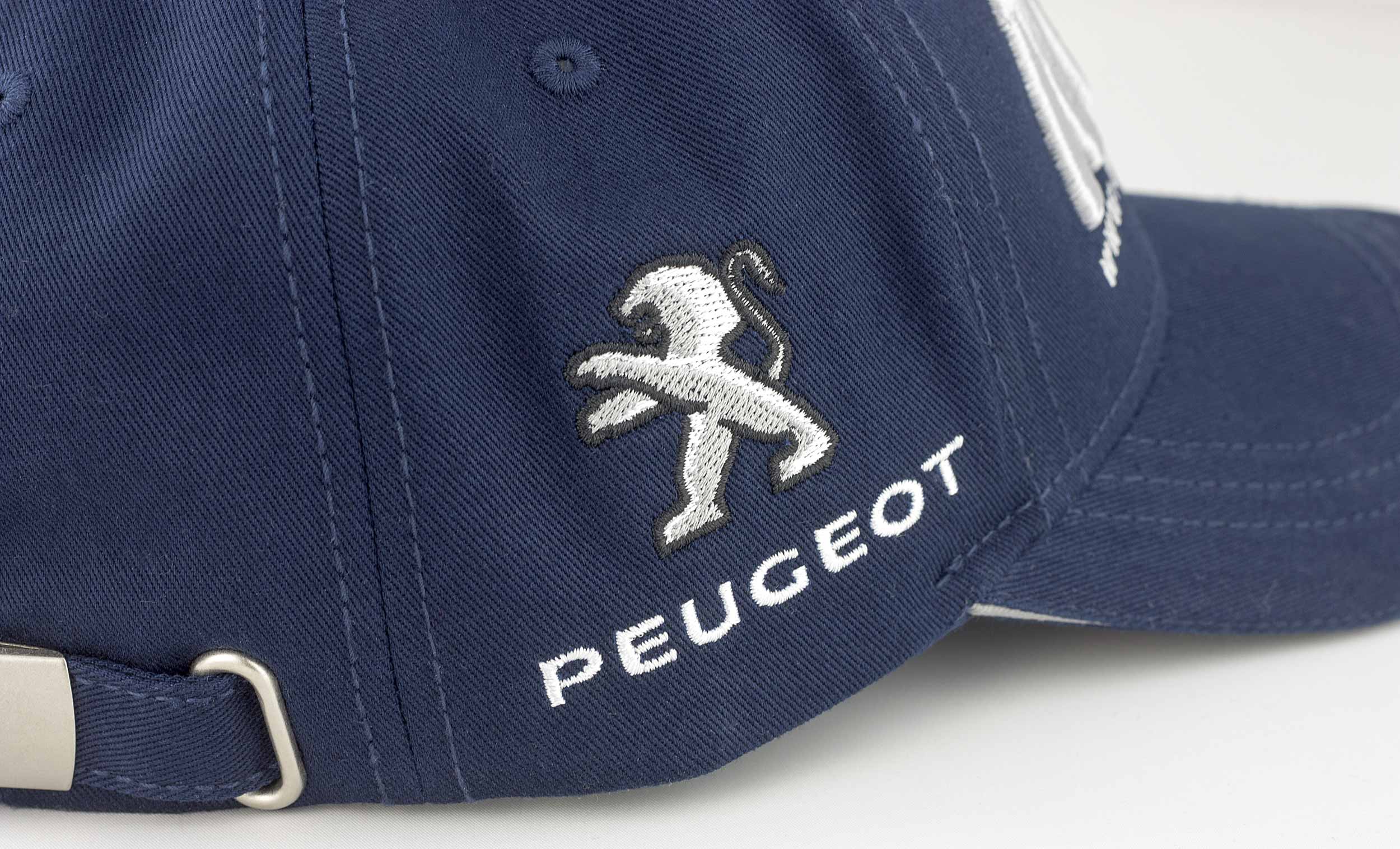 Bestickte Cap mit Peugeot Logo